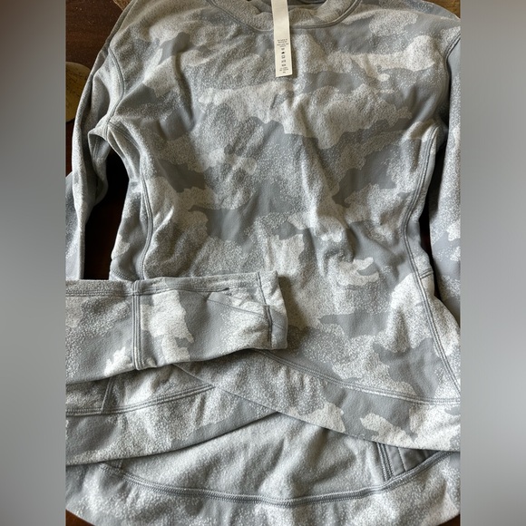 Lululemon Rulu fleece long sleeve! RARE CAMO! - Picture 3 of 6